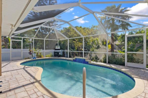 Fenced modern home with electric-heated pool - Great for families! - Villa Avery